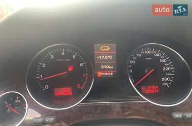 Седан Audi A8 2004 в 