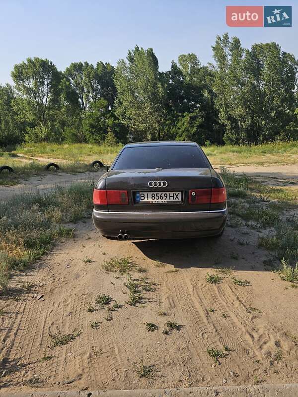 Седан Audi A8 2001 в Павлограде