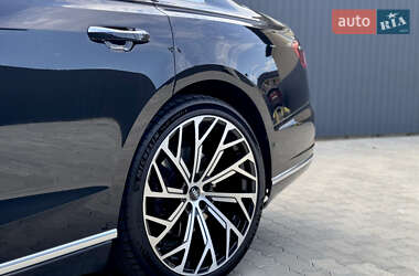 Седан Audi A8 2018 в 