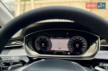 Седан Audi A8 2018 в 