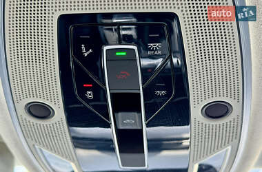 Седан Audi A8 2018 в 