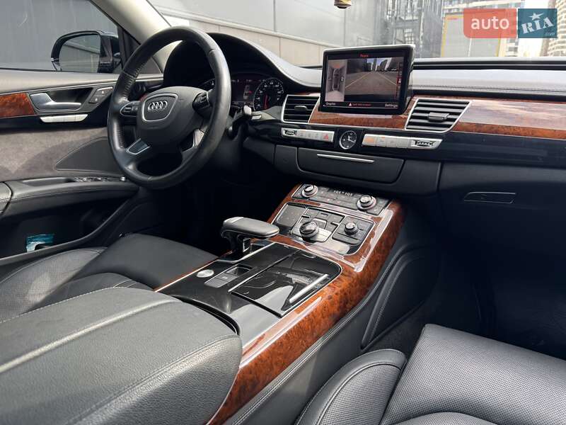 Седан Audi A8 2013 в Києві