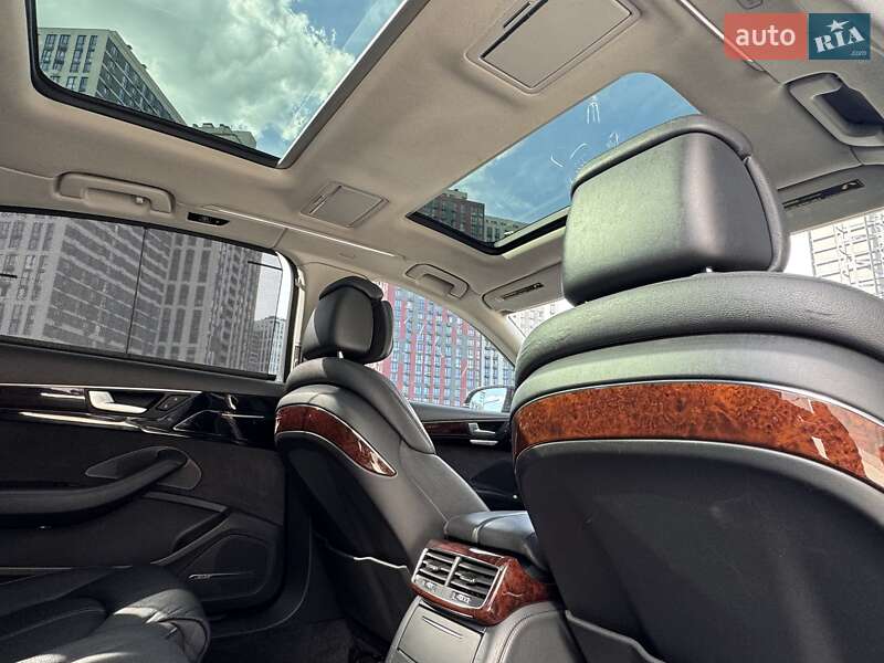 Седан Audi A8 2013 в Києві