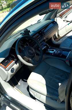 Седан Audi A8 2005 в 
