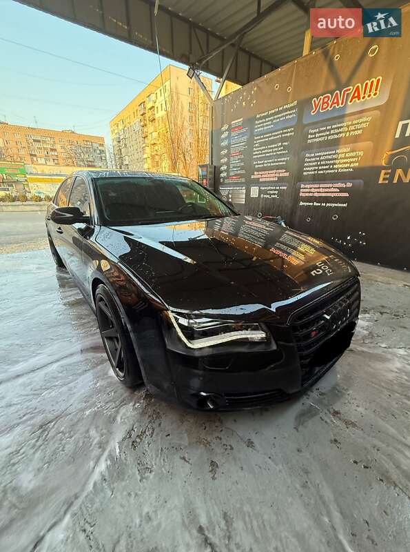 Седан Audi A8 2013 в 