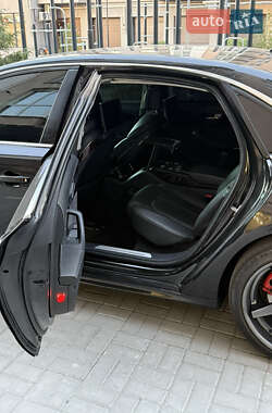 Седан Audi A8 2013 в 