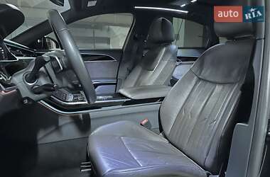 Седан Audi A8 2021 в 