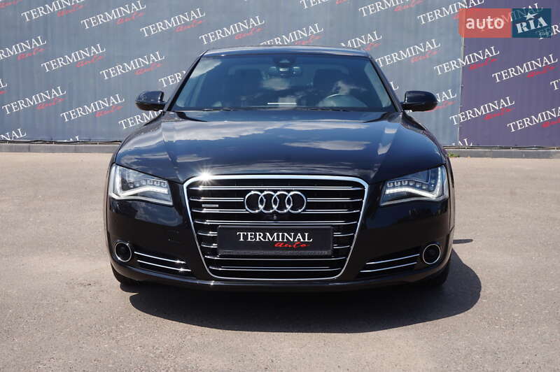 Седан Audi A8 2013 в Одесі