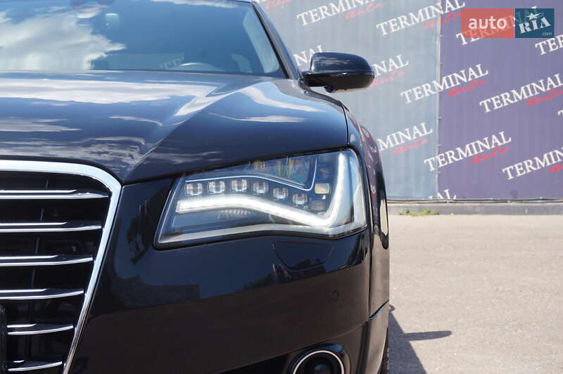 Седан Audi A8 2013 в Одесі