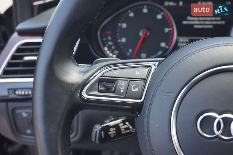 Седан Audi A8 2013 в Одесі