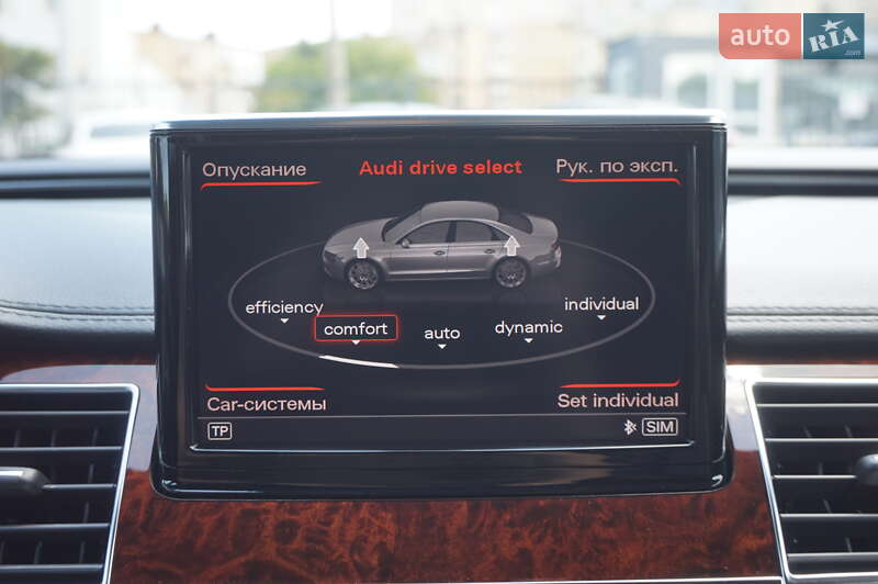 Седан Audi A8 2013 в Одесі