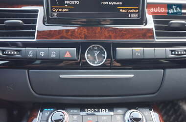 Седан Audi A8 2013 в 