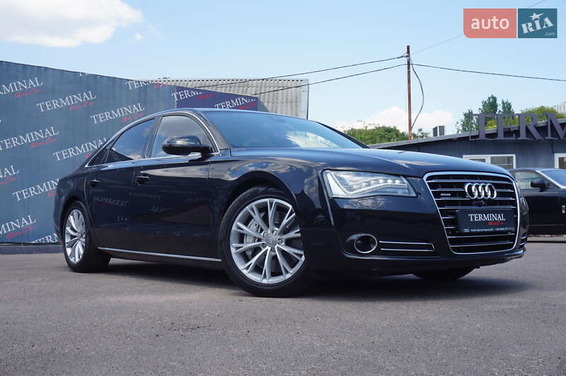 Седан Audi A8 2013 в Одесі