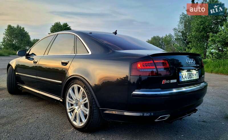 Седан Audi A8 2003 в 