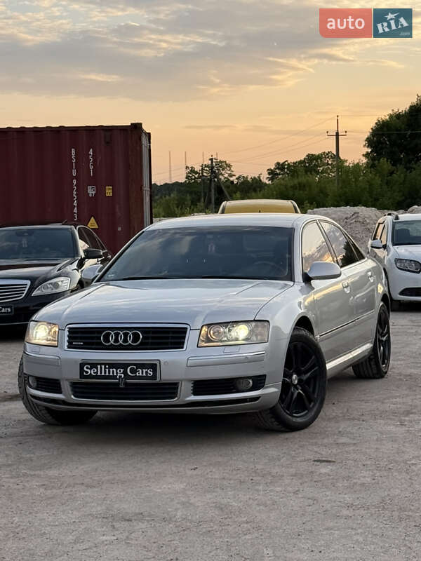 Седан Audi A8 2004 в Рівному