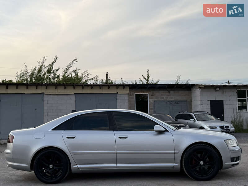 Седан Audi A8 2004 в Рівному