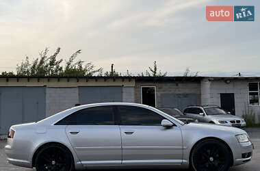 Седан Audi A8 2004 в 
