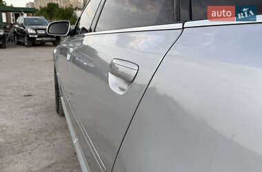Седан Audi A8 2004 в 