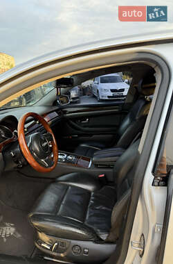 Седан Audi A8 2004 в 