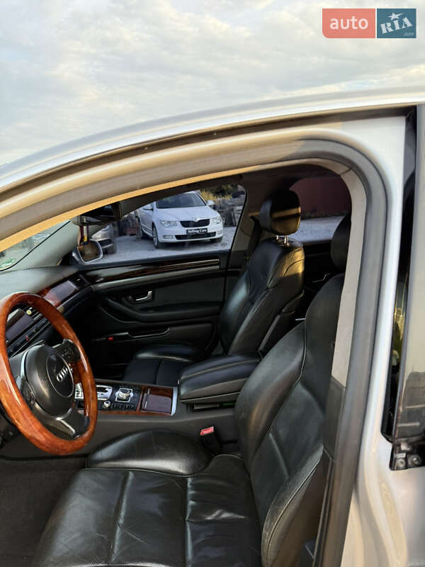 Седан Audi A8 2004 в Рівному