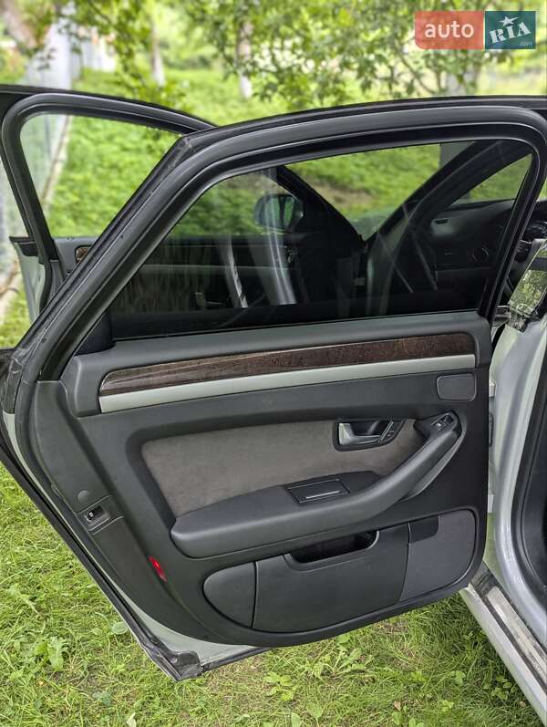 Седан Audi A8 2007 в Самборі