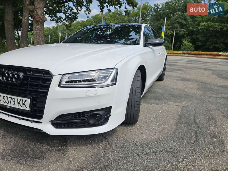 Седан Audi A8 2012 в Харкові