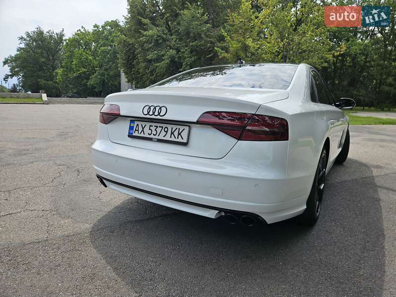 Седан Audi A8 2012 в Харкові