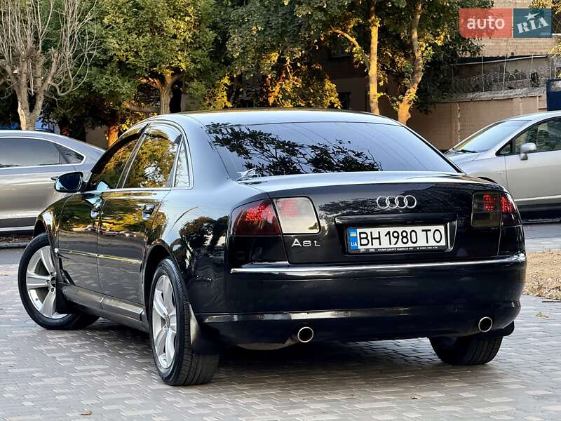 Седан Audi A8 2006 в Одесі