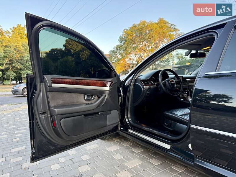 Седан Audi A8 2006 в Одесі