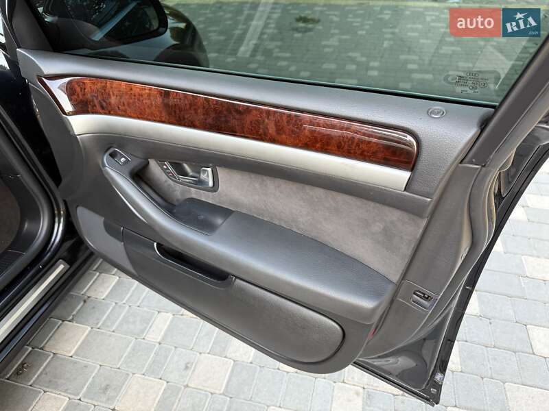Седан Audi A8 2006 в Одесі