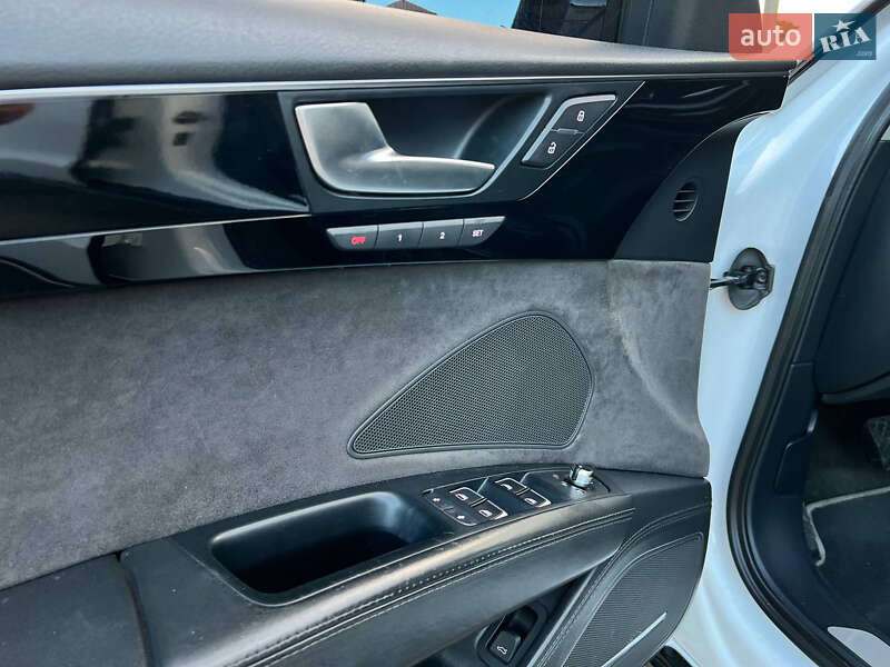 Седан Audi A8 2011 в Запорожье