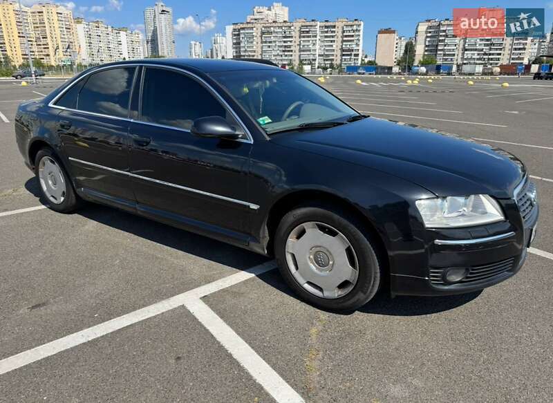 Седан Audi A8 2006 в 