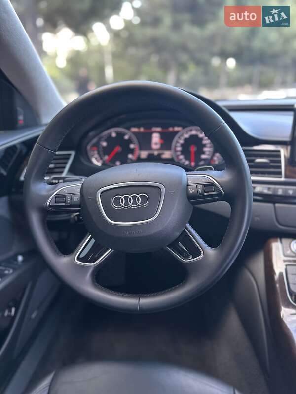 Седан Audi A8 2017 в Одессе