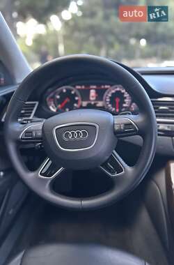 Седан Audi A8 2017 в 