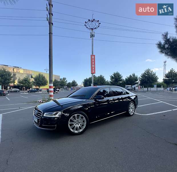 Седан Audi A8 2017 в Одессе