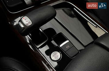 Седан Audi A8 2012 в 