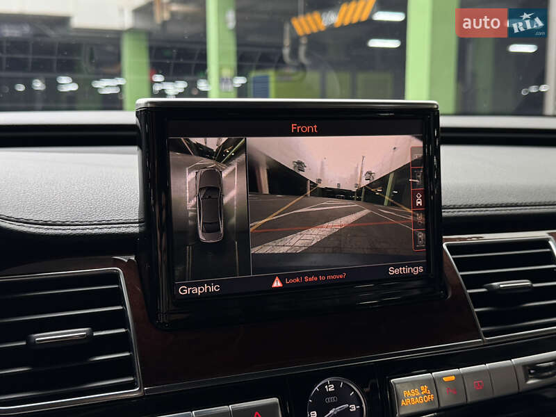 Седан Audi A8 2012 в Києві