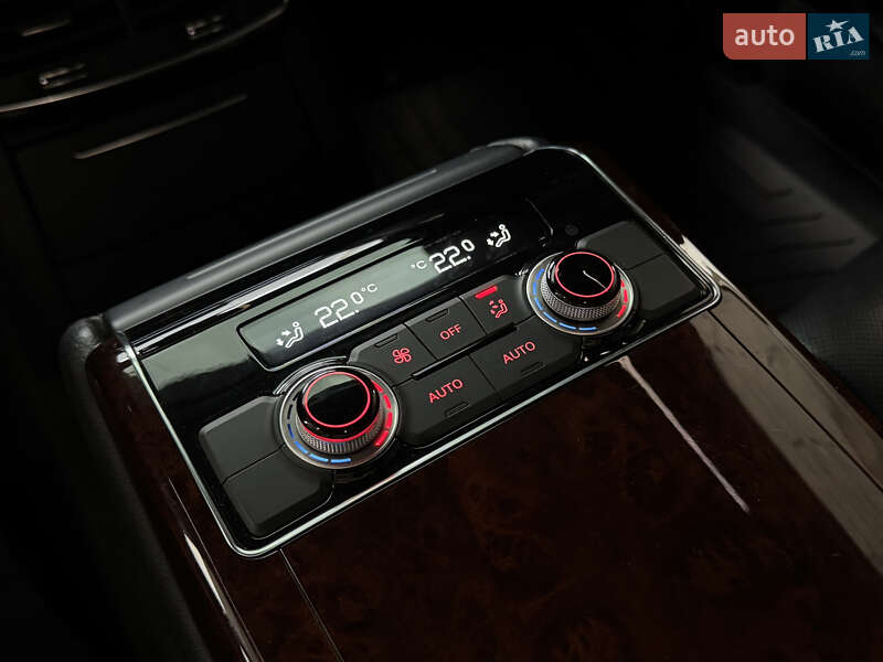 Седан Audi A8 2012 в Києві