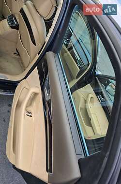 Седан Audi A8 2013 в 