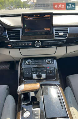 Седан Audi A8 2010 в 