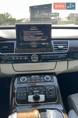 Седан Audi A8 2010 в 