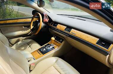 Седан Audi A8 2004 в 