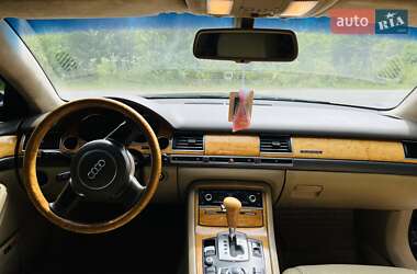 Седан Audi A8 2004 в 