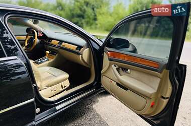 Седан Audi A8 2004 в 