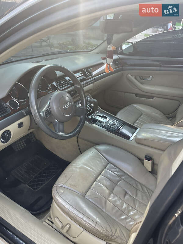 Седан Audi A8 2005 в Днепре