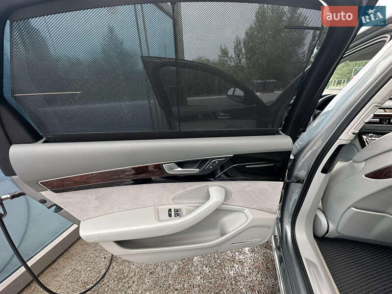 Седан Audi A8 2013 в Киеве