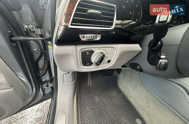 Седан Audi A8 2013 в 