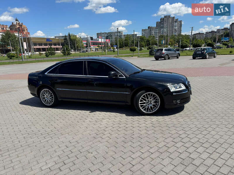 Седан Audi A8 2005 в 