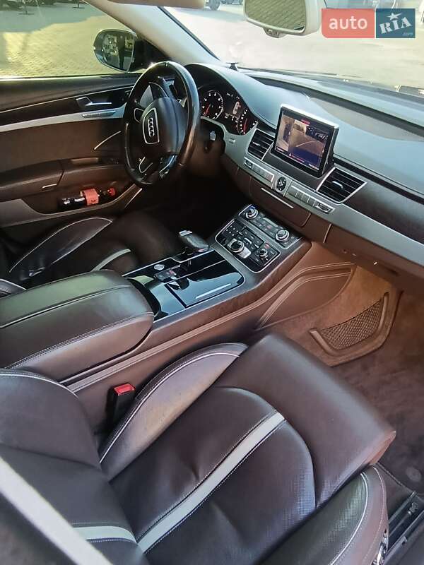 Седан Audi A8 2012 в Львове