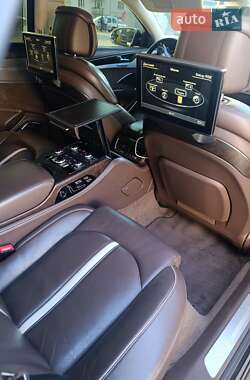 Седан Audi A8 2012 в 